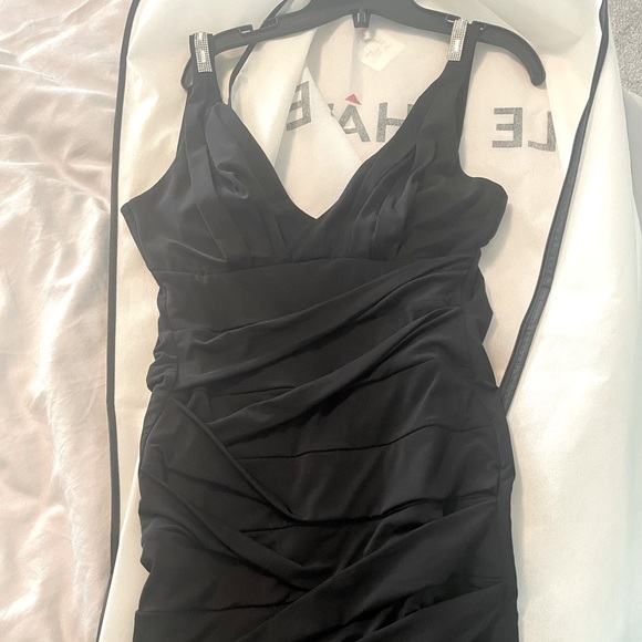 Le Chateau fitted black dress - Picture 1 of 2